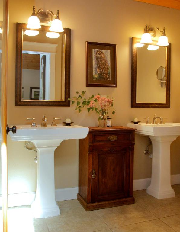 Coho Cottages - Double Room With Mountain View