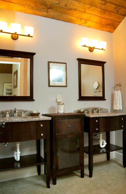 Coho Cottages - Deluxe Suite With Spa Bath