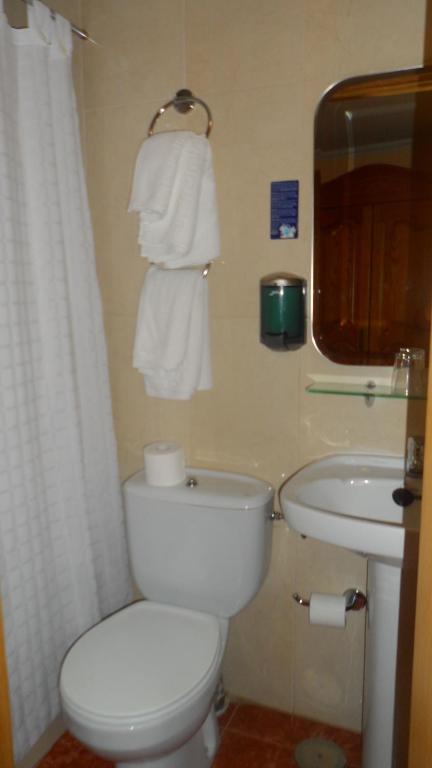 A bathroom at Hostal La Nava