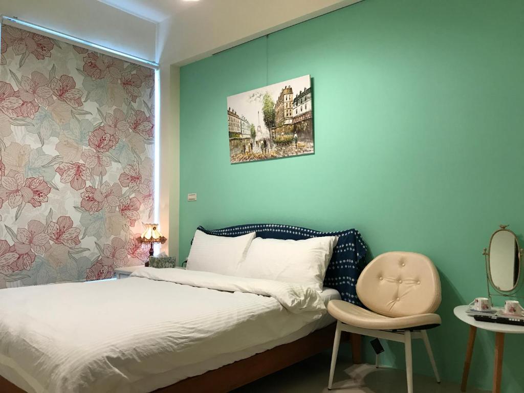 Miss Paris - Standard Double Room With Shared Bathroom