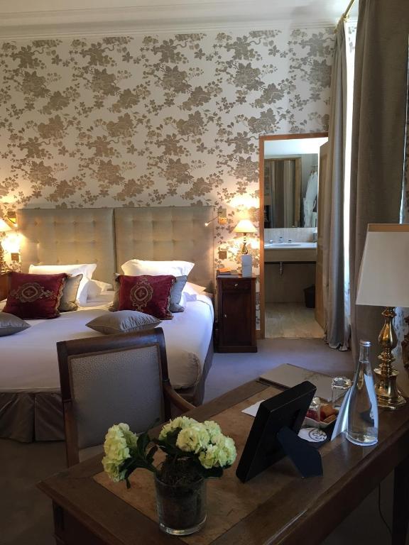 Hotel Château Des Alpilles - 2