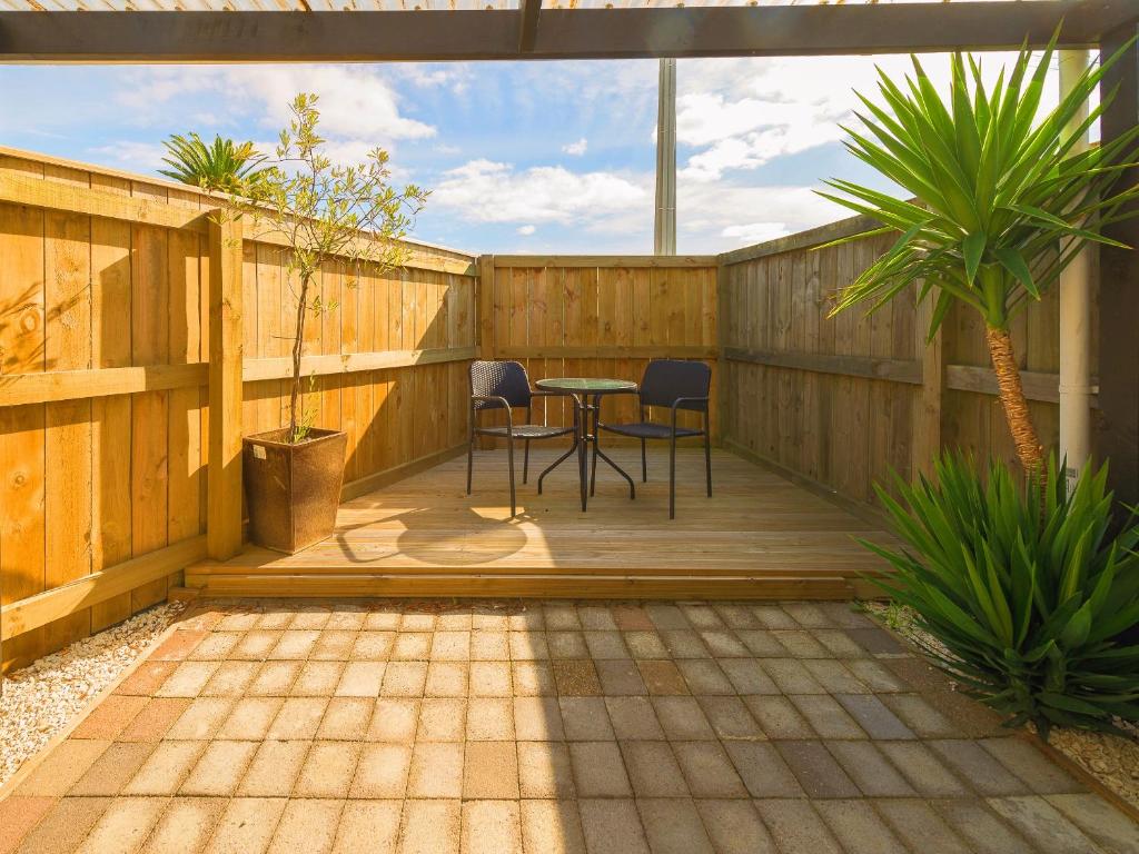 Red Rock Thermal Motel - Mineral Pool - Resim 41