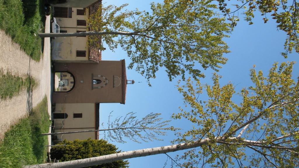 The building in which a vidéki vendégházakat is located