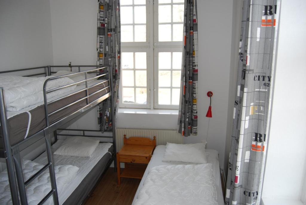 Halmstad Hotell & Vandrarhem Kaptenshamn - Dreibettzimmer Mit Gemeinschaftsbad