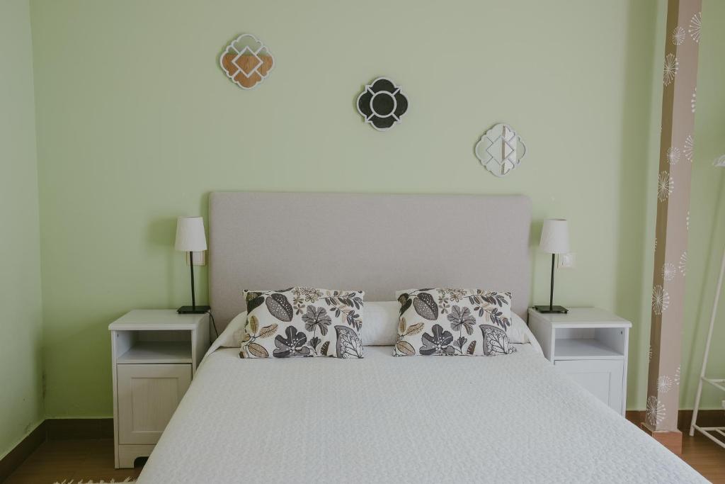 Cama o camas de una habitación en Ronda Navarra by Valdesierra