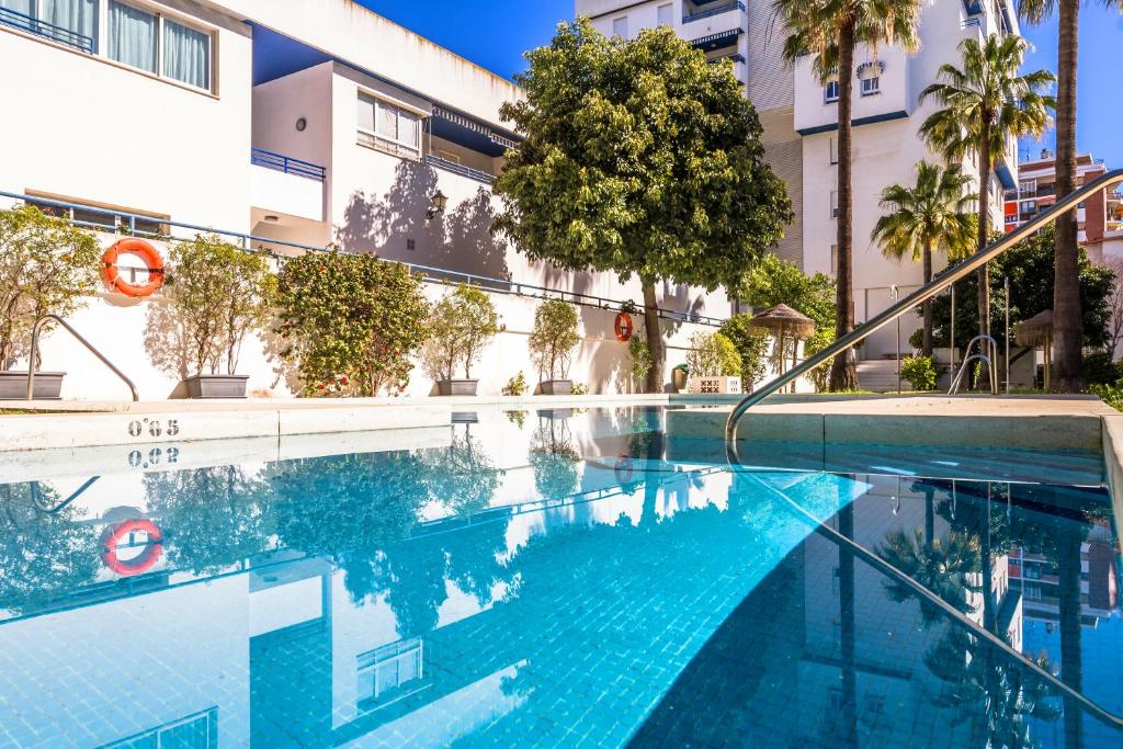 Kolam renang di atau di dekat Apartment in Marbella Milla de Oro