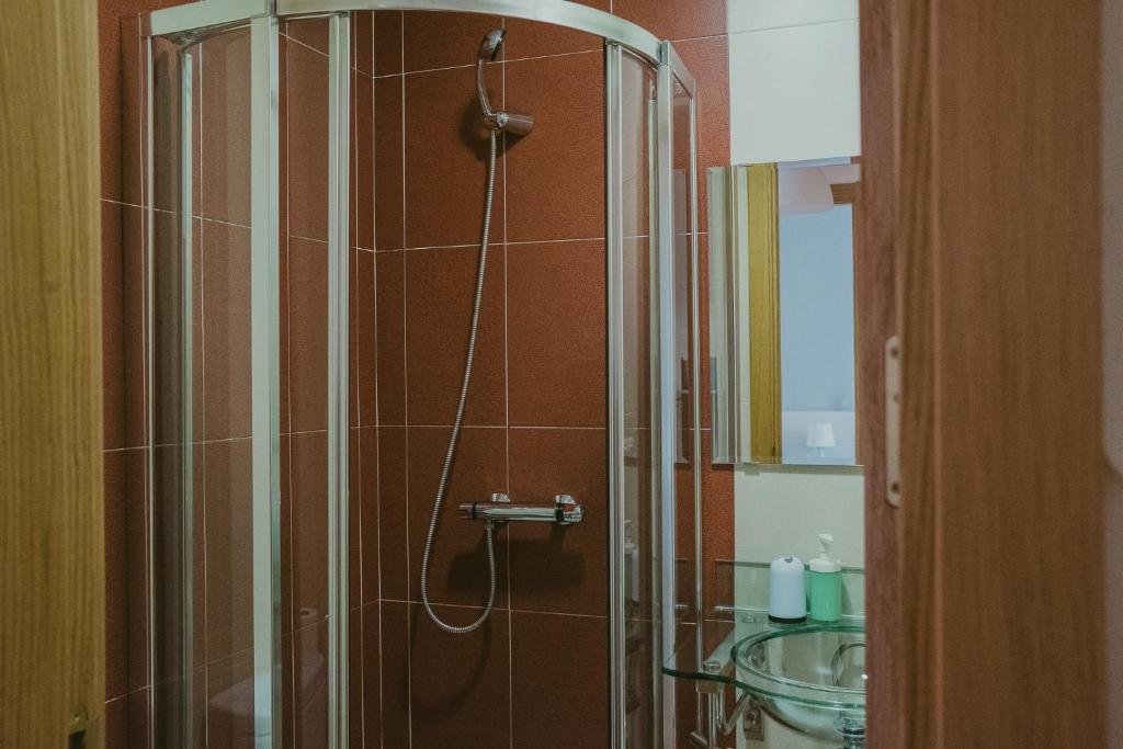 Un baño de Ronda Navarra by Valdesierra
