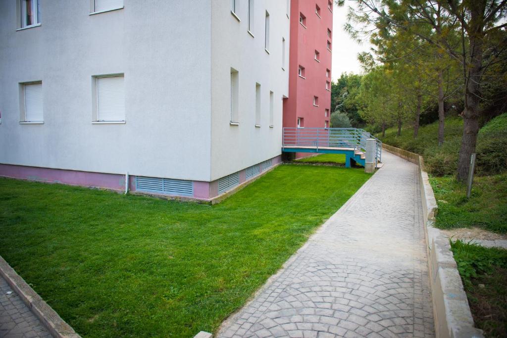 Vonkajšia záhrada v ubytovaní Studio Jere near sea