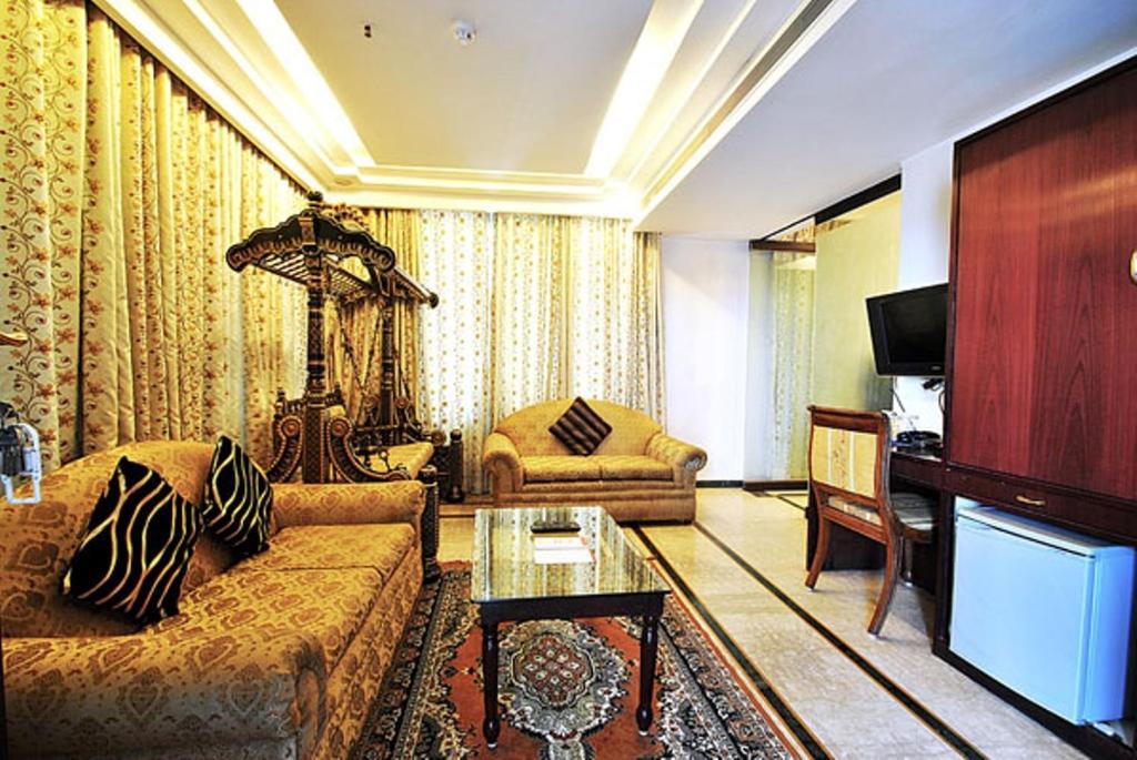 Posezení v ubytování Hotel Zeeras