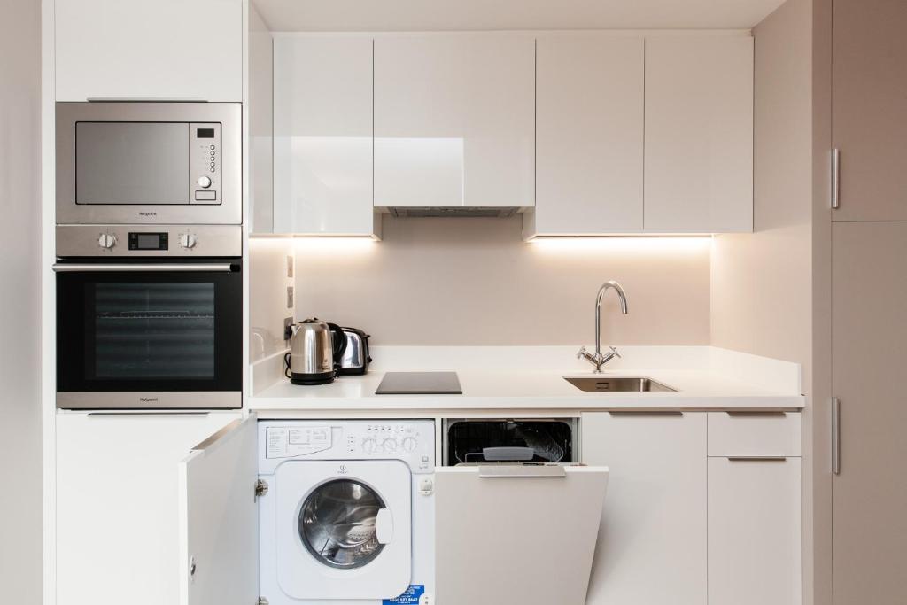 Rockwell East-Tower Bridge - Resim 18