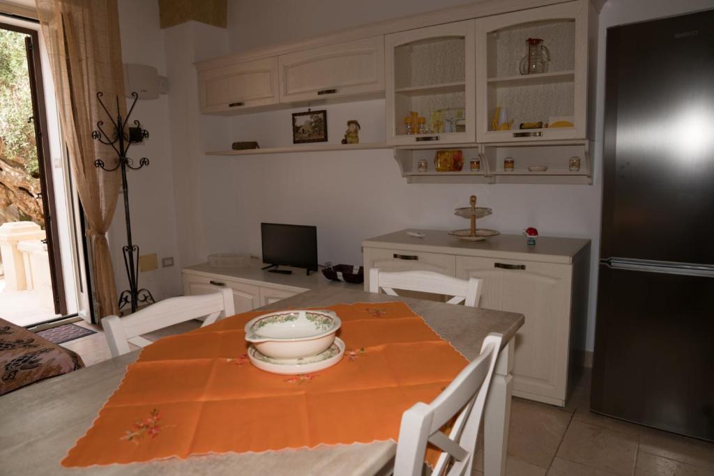 A kitchen or kitchenette at Casa Jacqueline al borgo