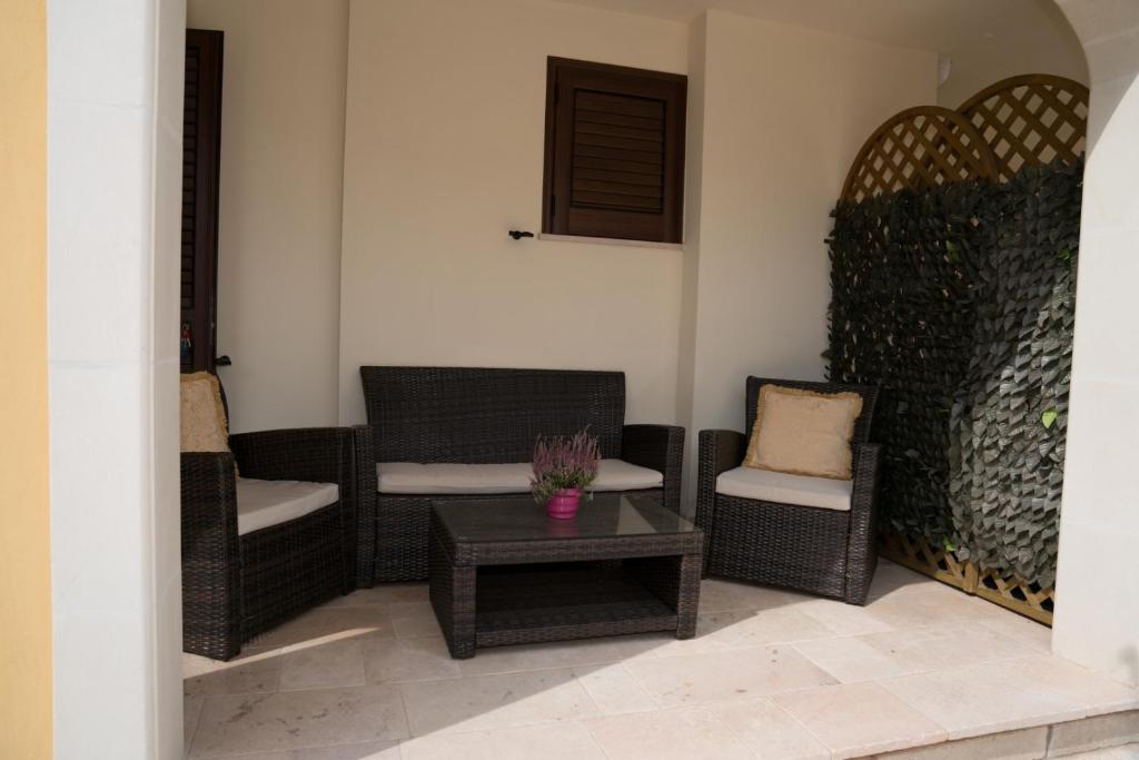 A seating area at Casa Jacqueline al borgo