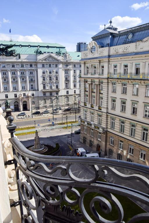Clădirea în care este situat/ăhotelul