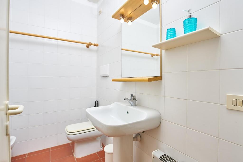 Koupelna v ubytování Appartamento Via dei Lecci