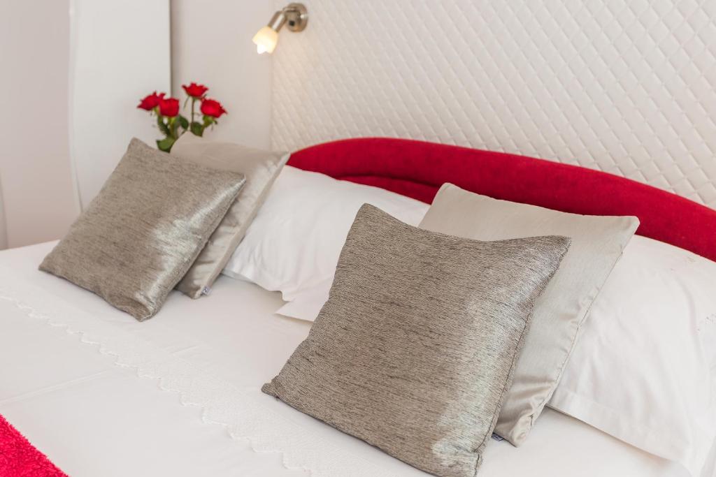 Posteľ alebo postele v izbe v ubytovaní Beach Split Apartments