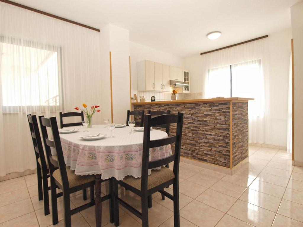 Zdjęcie z galerii obiektu Apartment Dean 1595 w Fažanie