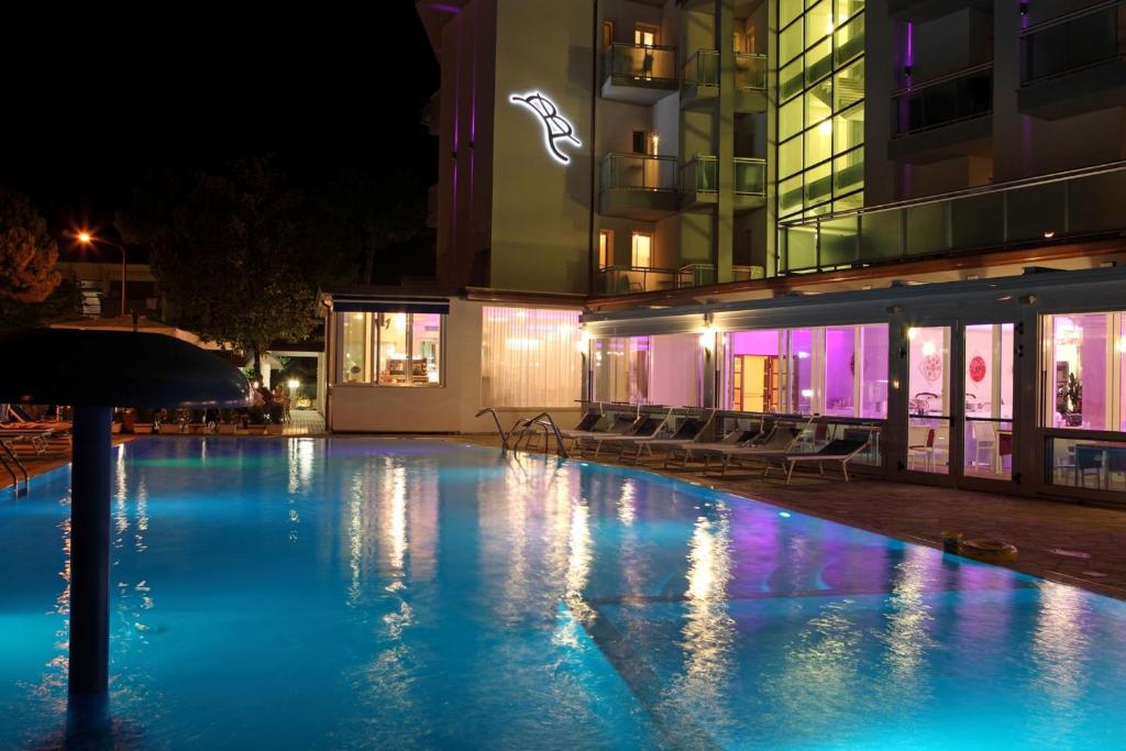 Bazén v ubytování Hotel Buratti nebo v jeho okolí