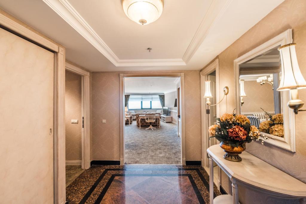 Karinna Hotel Convention Center & Spa Luxury - Full Board Plus - King Suite