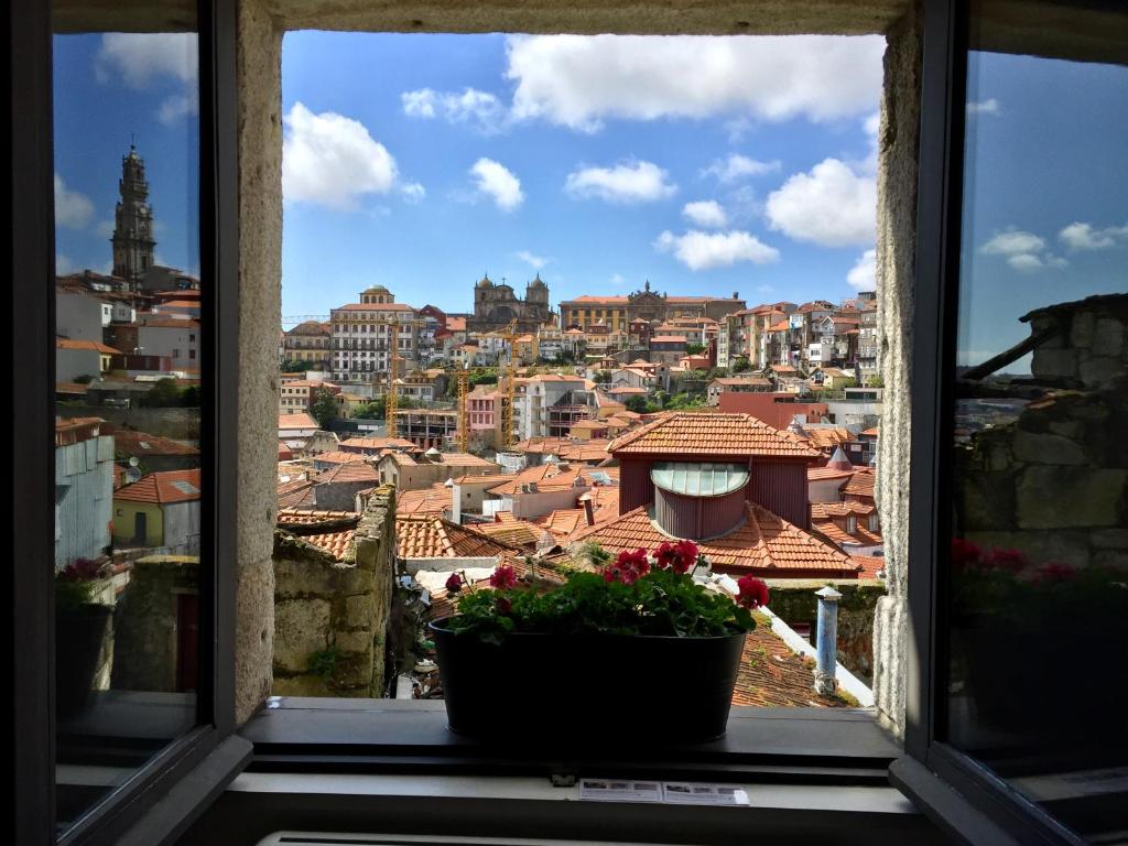Nespecifikovaný výhled na destinaci Porto nebo výhled na město při pohledu z apartmánu