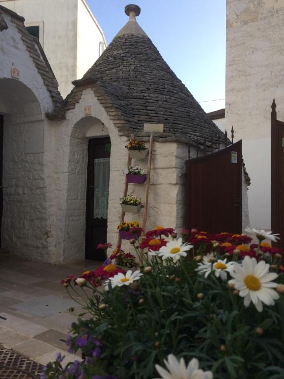The building in which a vendégházakat is located