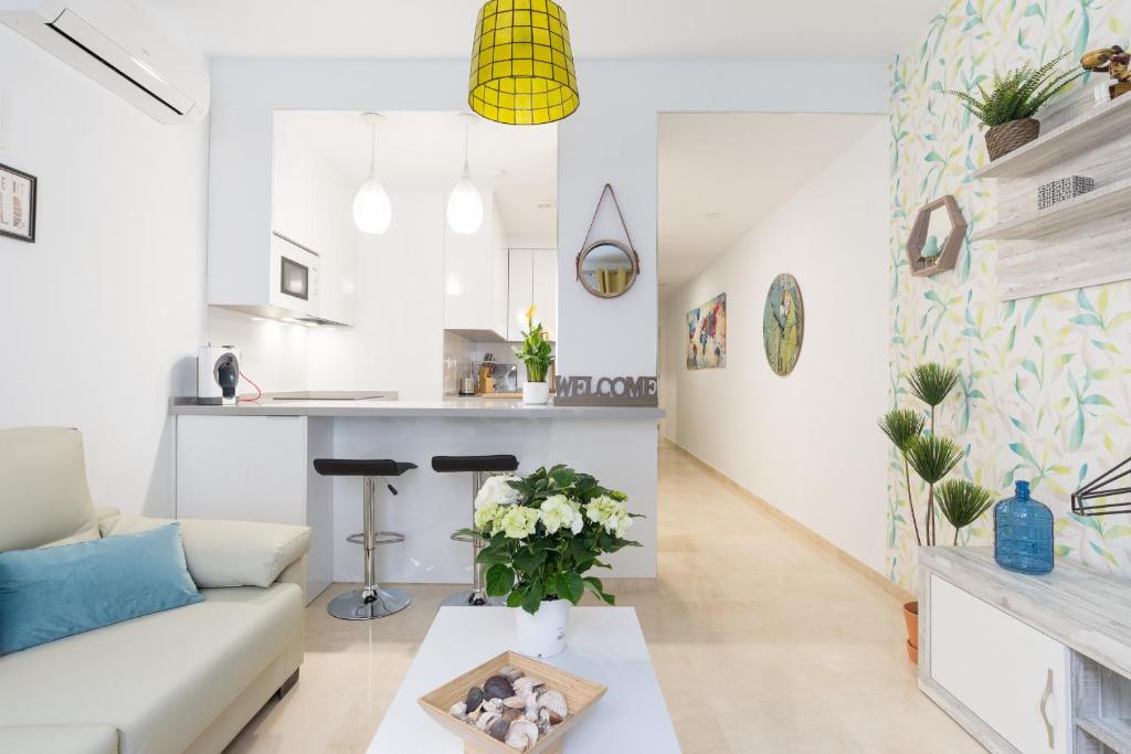 Kuchyňa alebo kuchynka v ubytovaní Homemalaga Álamos Luxury