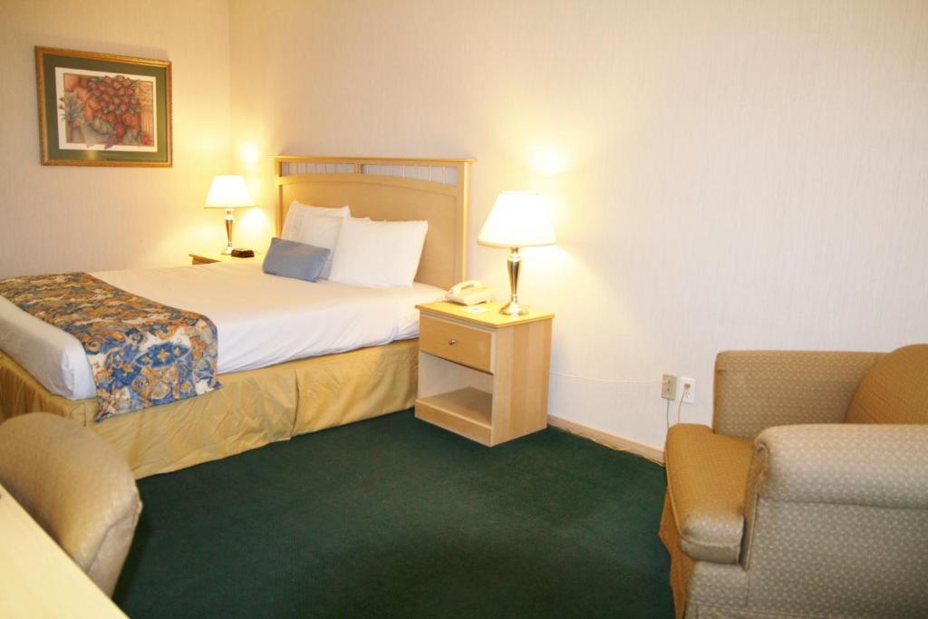 Days Inn by Wyndham Rocklin/Sacramento - Queen Room