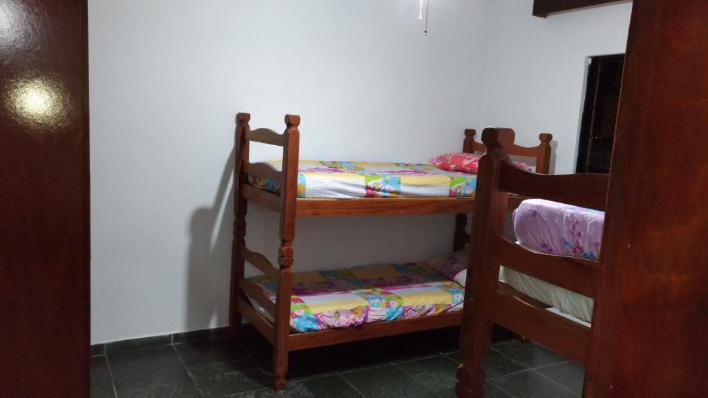  guaica - otima localização 05 pessoas - 200 mts da praia