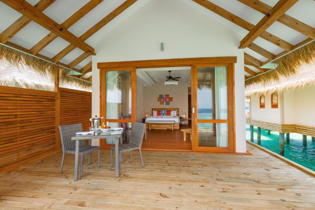Kudafushi Resort & Spa - Villa De Agua