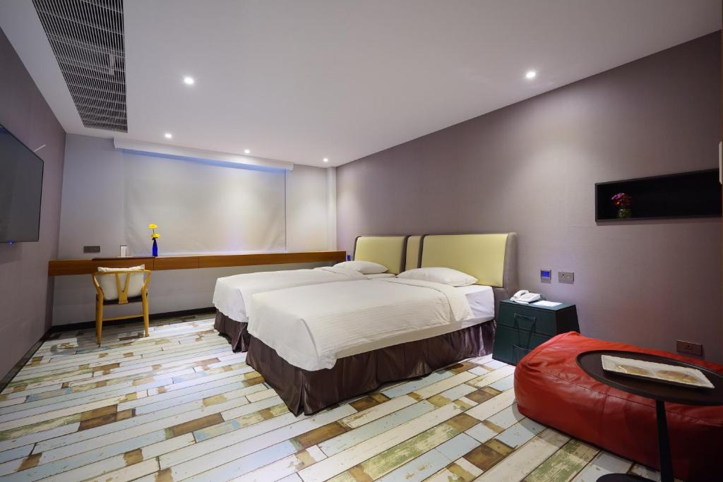 TV a/nebo společenská místnost v ubytování 3 Door Hotel