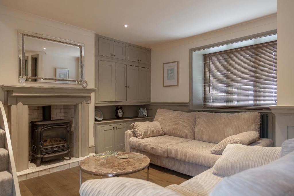 Ludlow - Linnet House - Well Presented Townhouse With Parking - Perfect Location For Exploring On Foot, Sleeps Up To 8 Guests - Hosted by RENTMYHOUSE - Departamento