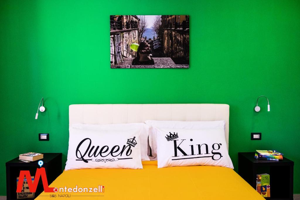 Łóżko lub łóżka w pokoju w obiekcie Montedonzelli B&B