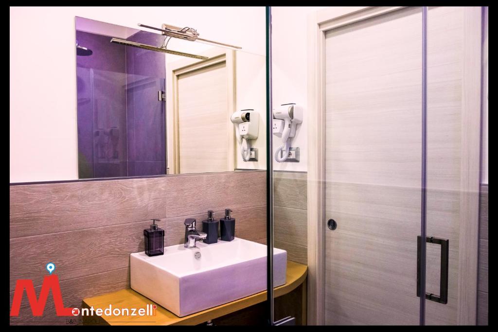 Łazienka w obiekcie Montedonzelli B&B