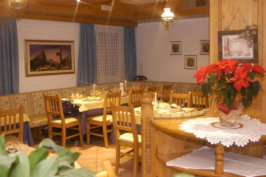 Restaurace v ubytování Debra Park Hotel