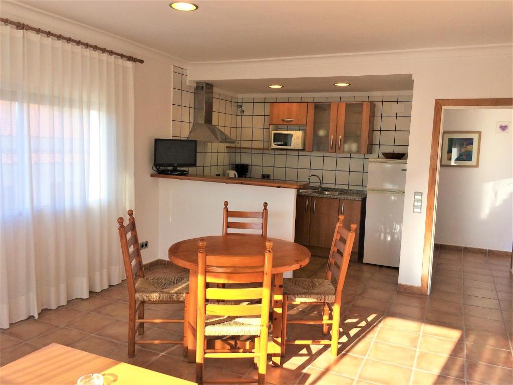Kuchyň nebo kuchyňský kout v ubytování Villa Emilia, Terraces & Pool