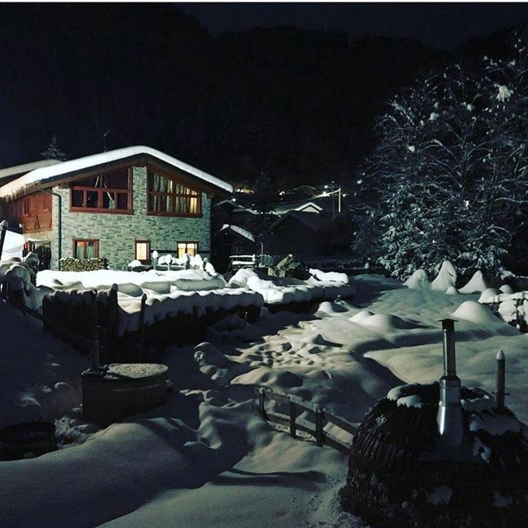 Obiekt La Tana dell'orso Hotel & SPA zimą