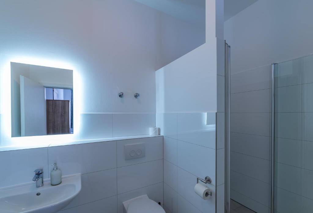 Boutique-Hotel Kronenstuben - unschlagbare Zentrumsnähe direkt am Marstall & Marktplatz - Schloss in 3 Min - Frühstück - Langzeitmiete - Comfort Double Room