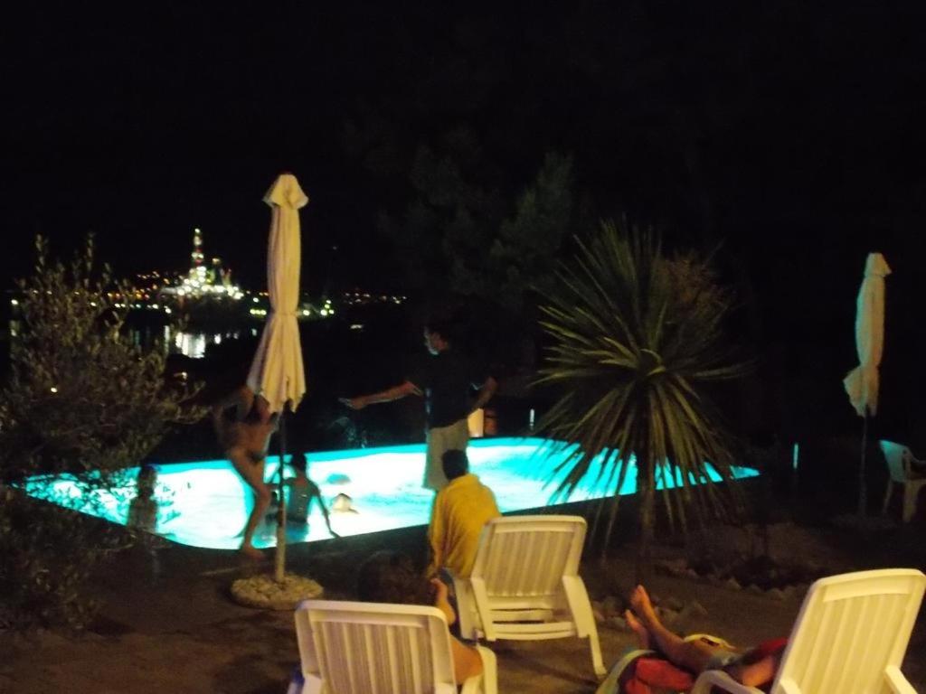 Bazén v ubytovaní Apartmenthouse Trogir (4236) alebo v jeho blízkosti