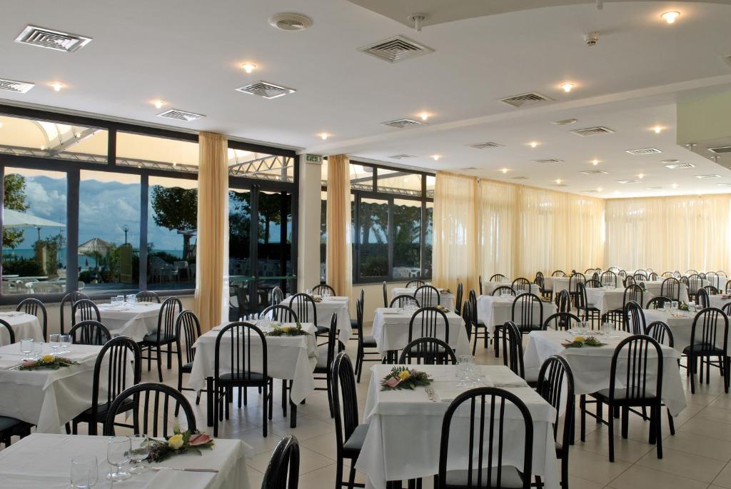 Restaurace v ubytování Hotel Cirillo Family Club - All Inclusive