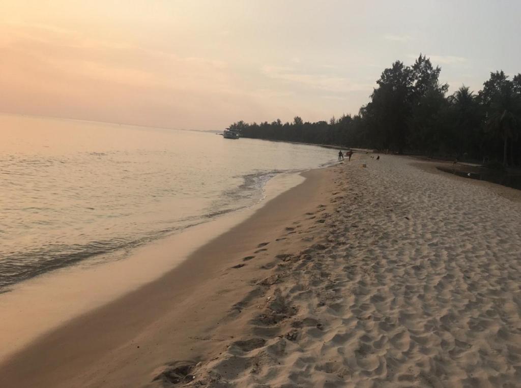 Golden Topaz Phu Quoc Resort - 11