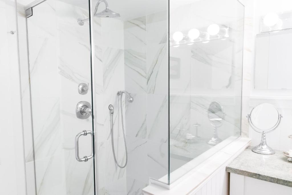 The Platinum Pebble Boutique Inn - Adults Only Property - King Room