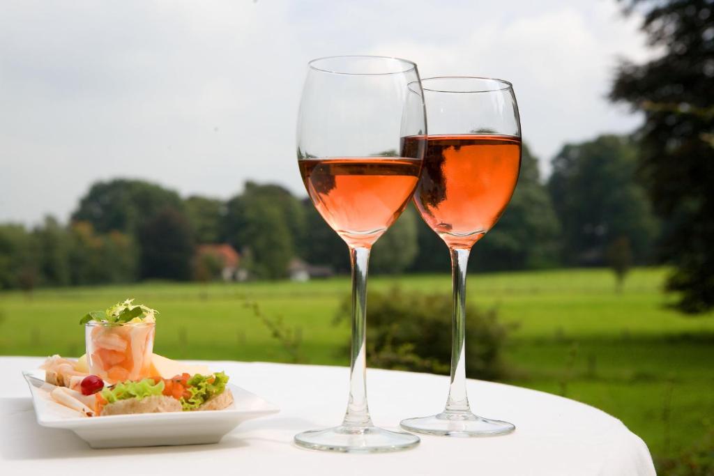 Nápoje v ubytování Fletcher Hotel-Restaurant Paasberg
