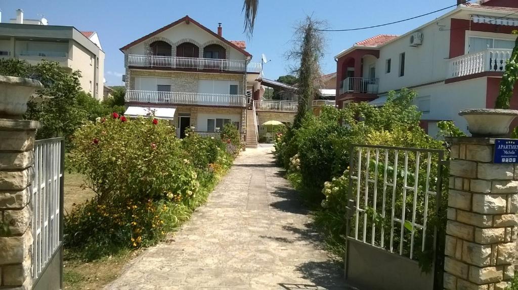 Budynek, w którym mieści się apartament