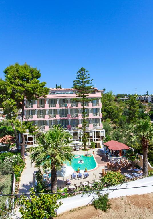 Bazén v ubytování Tolon Holidays Hotel nebo v jeho okolí