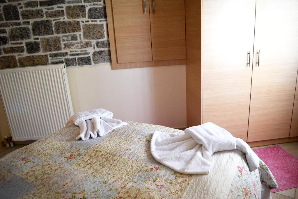 Posteľ alebo postele v izbe v ubytovaní Cozy Residences in the center of Volissos Village - Lydia Lithos-