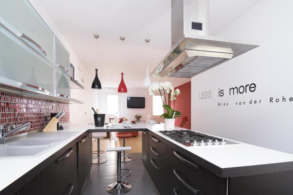 A kitchen or kitchenette at Bella Vita Charming House