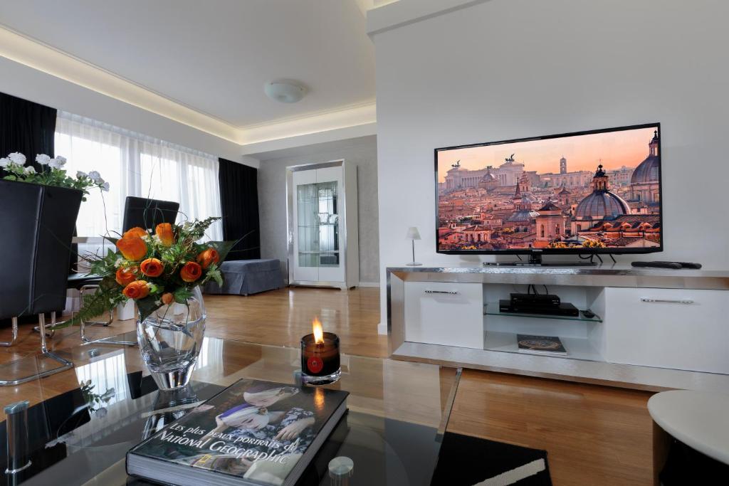The Queen Luxury Apartments - Villa Carlotta - Apartamento De Um Quarto De Luxo Com Terraço