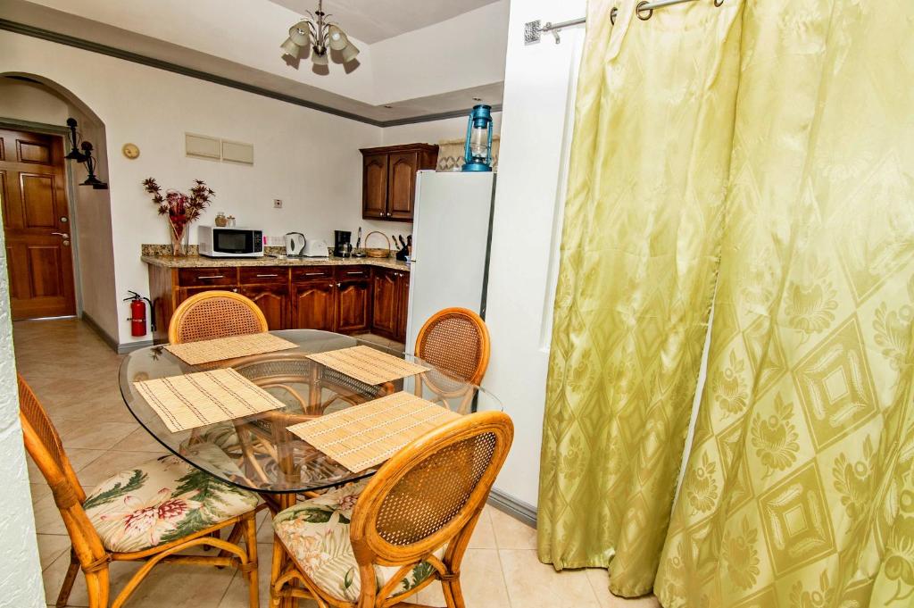 Kuchyň nebo kuchyňský kout v ubytování Paradise Cove