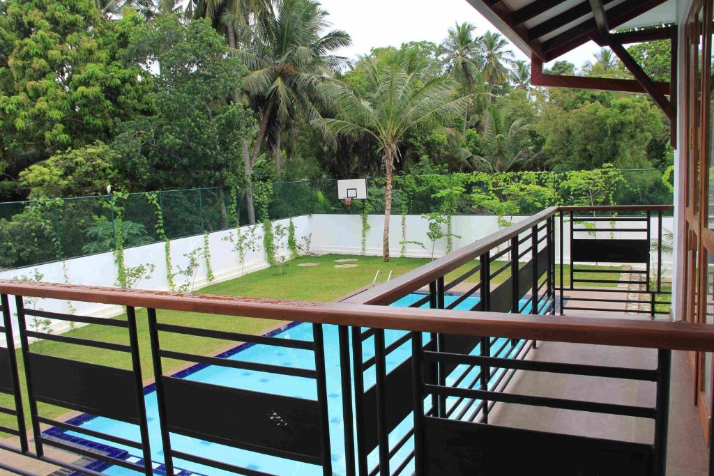 Serenity Tissa tesisinde bir balkon veya teras