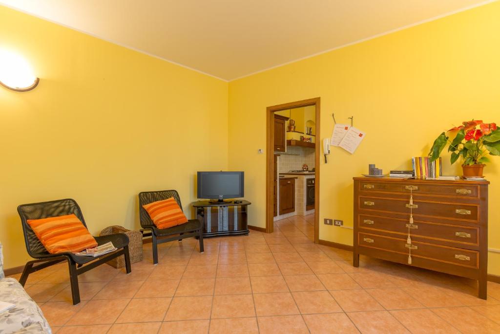A television and/or entertainment centre at Omas Haus