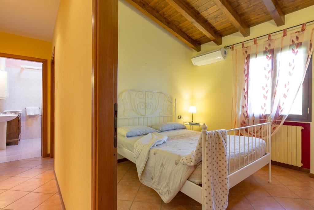 A bed or beds in a room at Omas Haus
